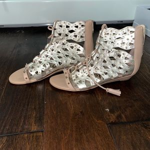 Flat Sandals with spikes